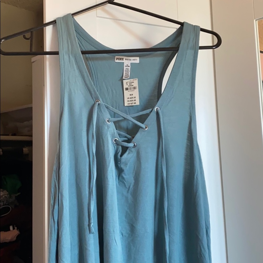 3/$35 NWT— VICTORIAS SECRET PINK TOP